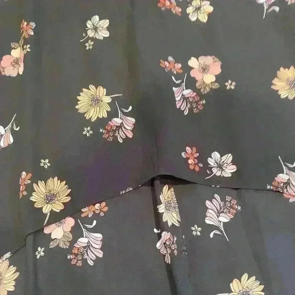 ❤️5/$25❤️ Dress - Picture 5 of 5